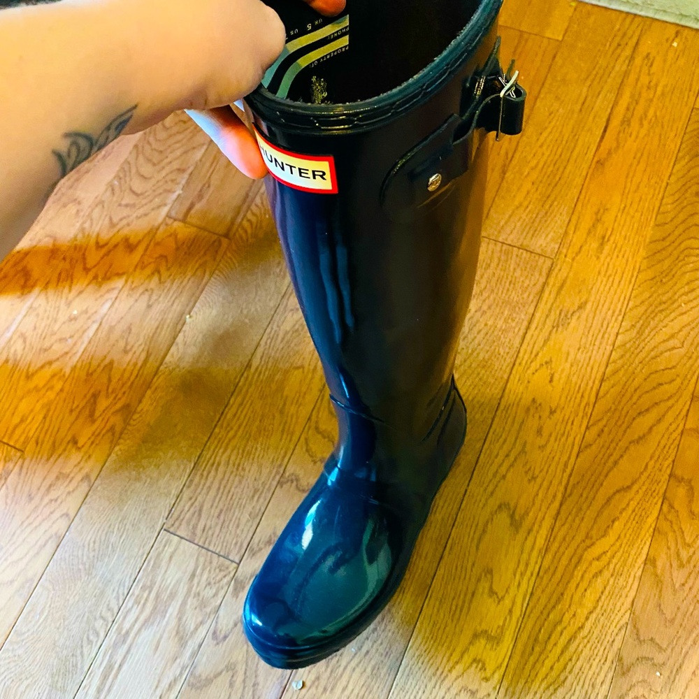 Women’s Original Tall Gloss Blue Hunter rain boots size 8
